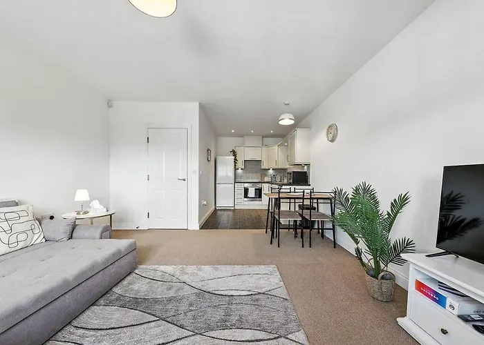 Two Bedroom Flat By Brookland Serviced Short Lets With Free Wifi Appartamento *