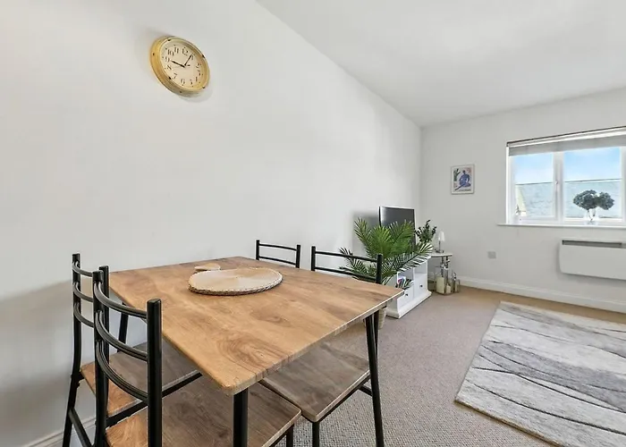 Two Bedroom Flat By Brookland Serviced Short Lets With Free Wifi