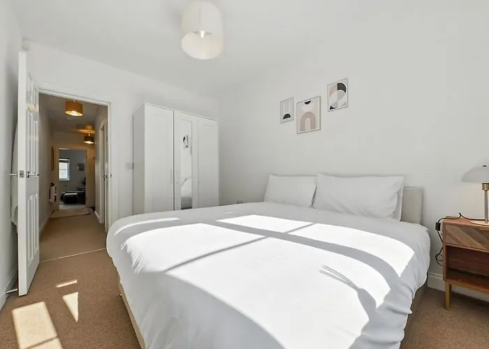 Two Bedroom Flat By Brookland Serviced Short Lets With Free Wifi Appartamento *