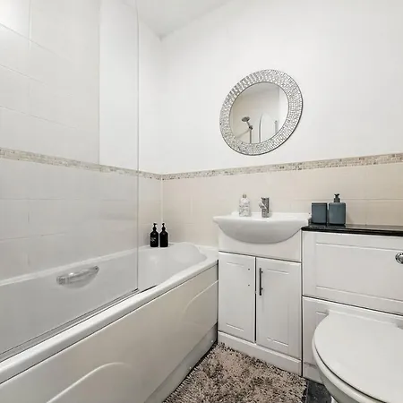 Apartman Two Bedroom Flat By Brookland Serviced Short Lets With Free Wifi