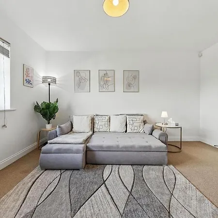 Two Bedroom Flat By Brookland Serviced Short Lets With Free Wifi Apartman Leeds