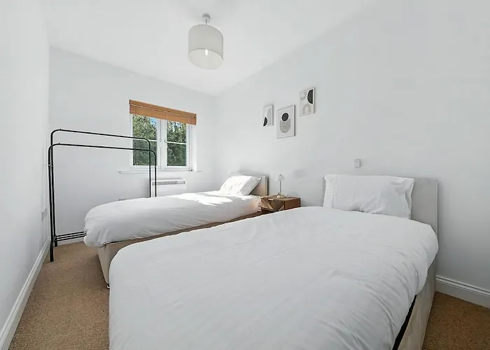 Two Bedroom Flat By Brookland Serviced Short Lets With Free Wifi Apartment