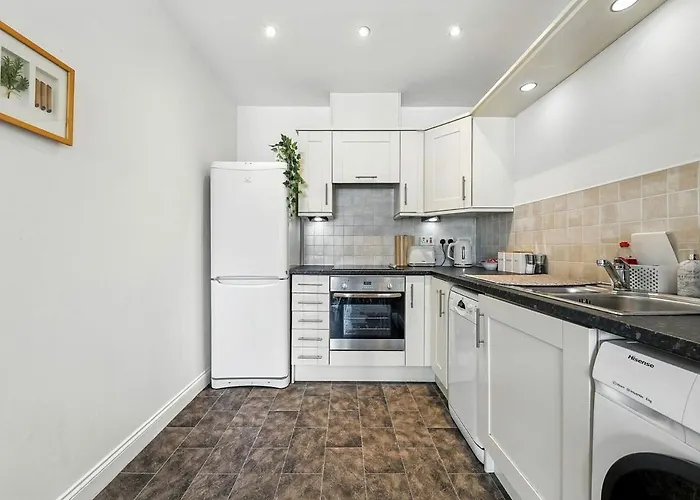 Two Bedroom Flat By Brookland Serviced Short Lets With Free Wifi Apartment